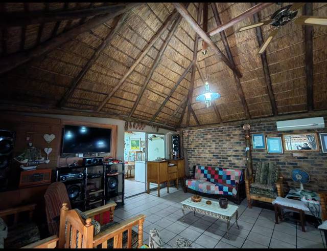 3 BEDROOM HOUSE FOR SALE IN THREE RIVERS
